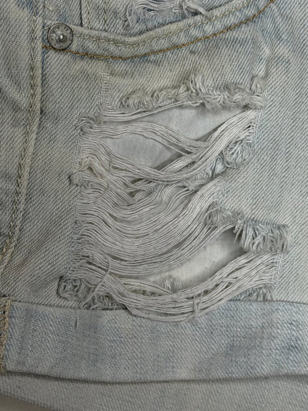 merican Eagle Light Wash Distressed Denim Cuffed Shorts Size 4 - Picture 4 of 12